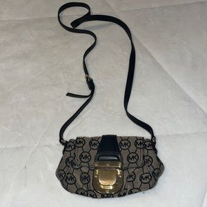 Micheal Kors cross body bag